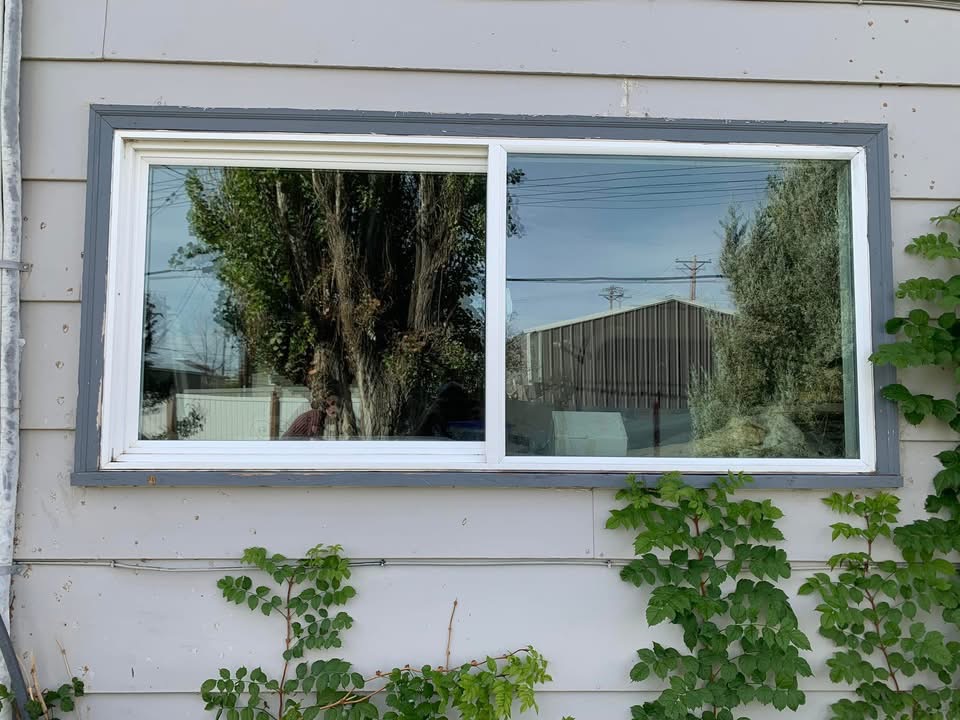 Before window washing Glendive MT - grimy dirty windows needing professional cleaning